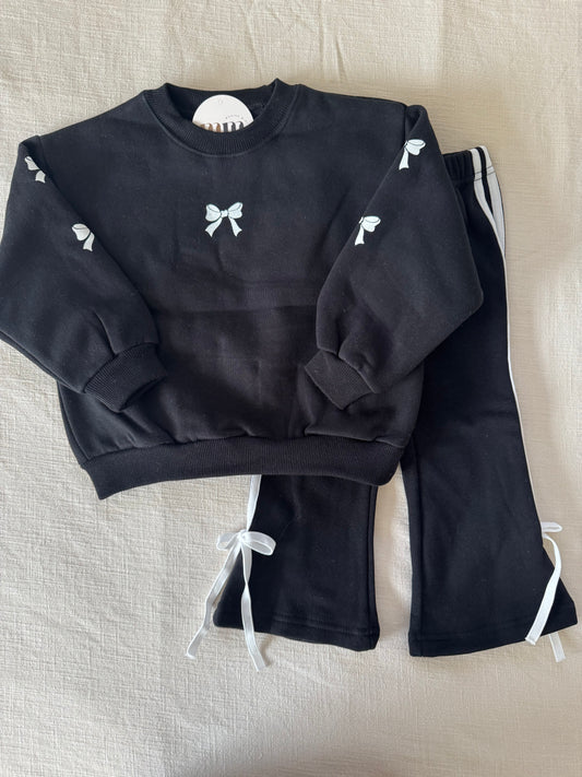 Bow Crewneck